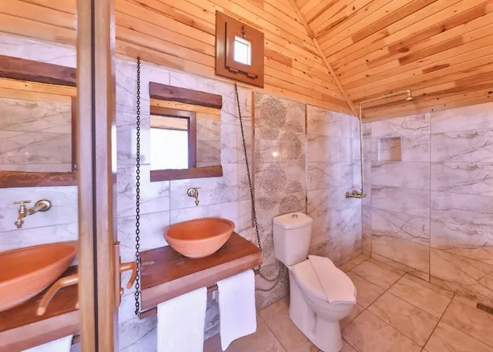 Ali's Bungalow Lodge